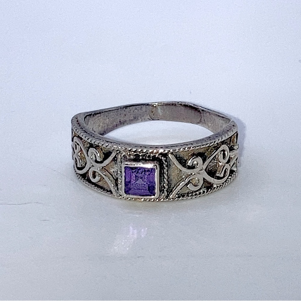𝅺vtg Sterling Silver & Purple Cz Square Stone Filigree Style Ring Sz 8.25